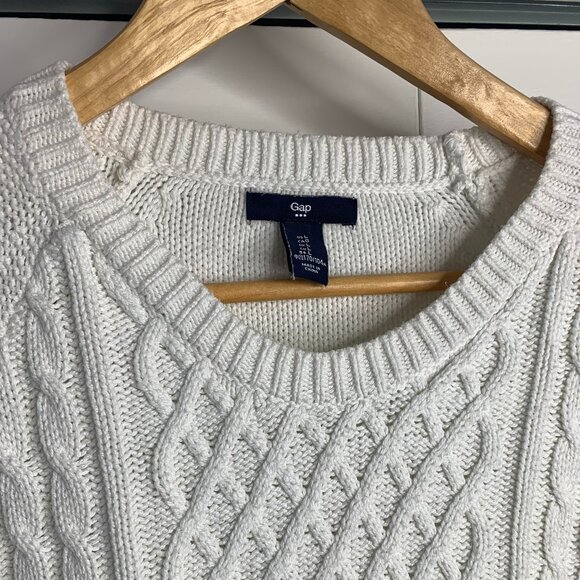 GAP Women’s Ivory Cable Knit Sweater – Size L, Crew Neck, High–Low Hem - Picture 6 of 15